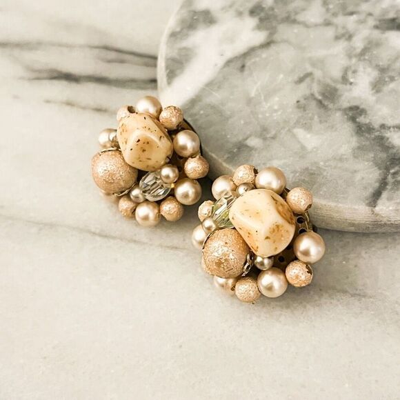 Vintage Signed Japan Bead Cluster Earrings Pale Pink Brass Setting Clip On - Picture 2 of 7